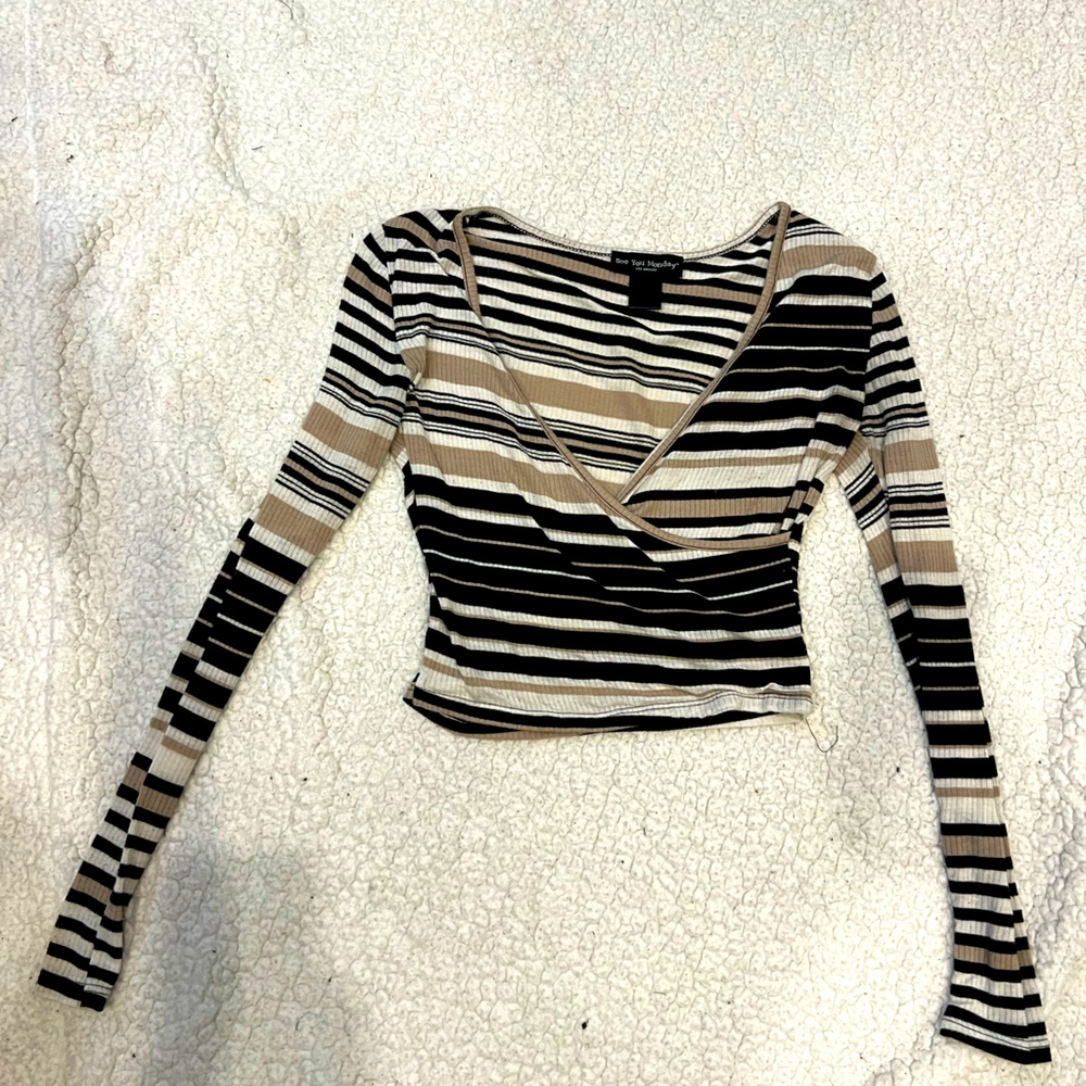 Crop top long sleeve. Size small.